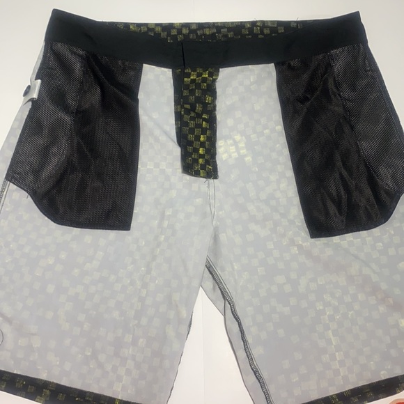 NWOT Men’s Vanphibian Board Shorts - Picture 11 of 12